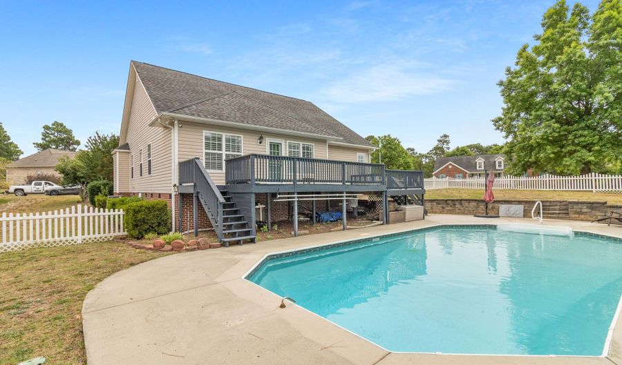 108 Camberly Ln, Aberdeen, NC 28315 - 4 Beds, 3 Bath