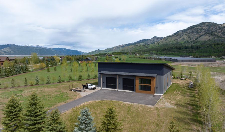 47 VILLAGE Ln, Alpine, WY 83128 - 1 Beds, 2 Bath