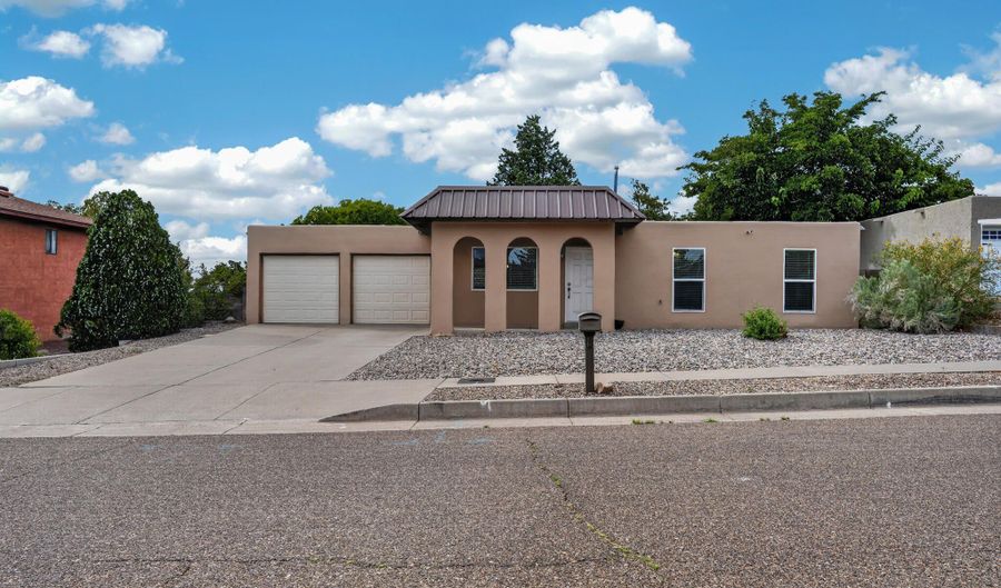 10501 Delicado Pl NE, Albuquerque, NM 87111 - 3 Beds, 2 Bath