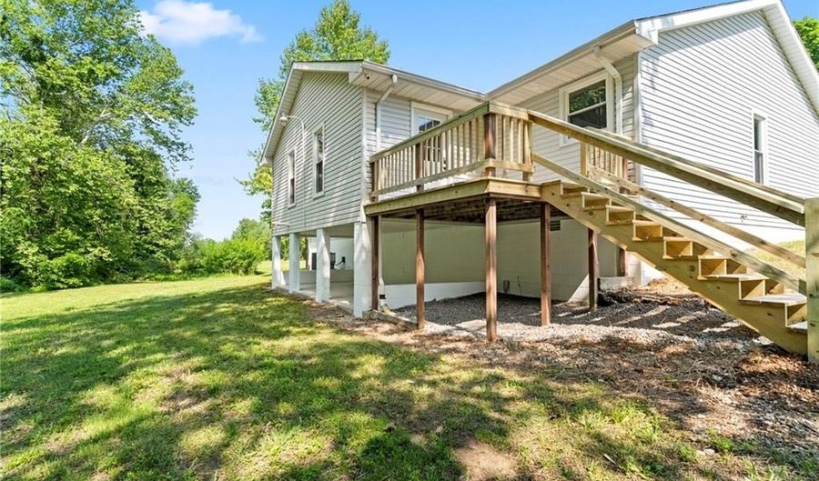 934 E Crothersville Rd, Austin, IN 47102 - 4 Beds, 2 Bath