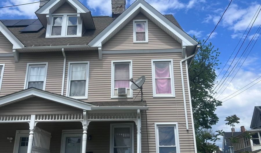 24 Fremont St, Bridgeport, CT 06605 - 3 Beds, 2 Bath