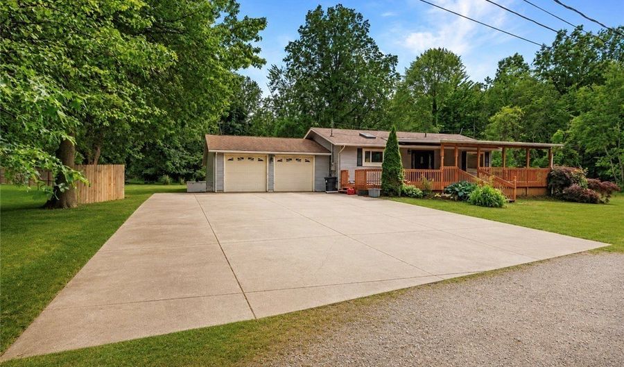 1038 E 21st St, Ashtabula, OH 44004 - 4 Beds, 2 Bath