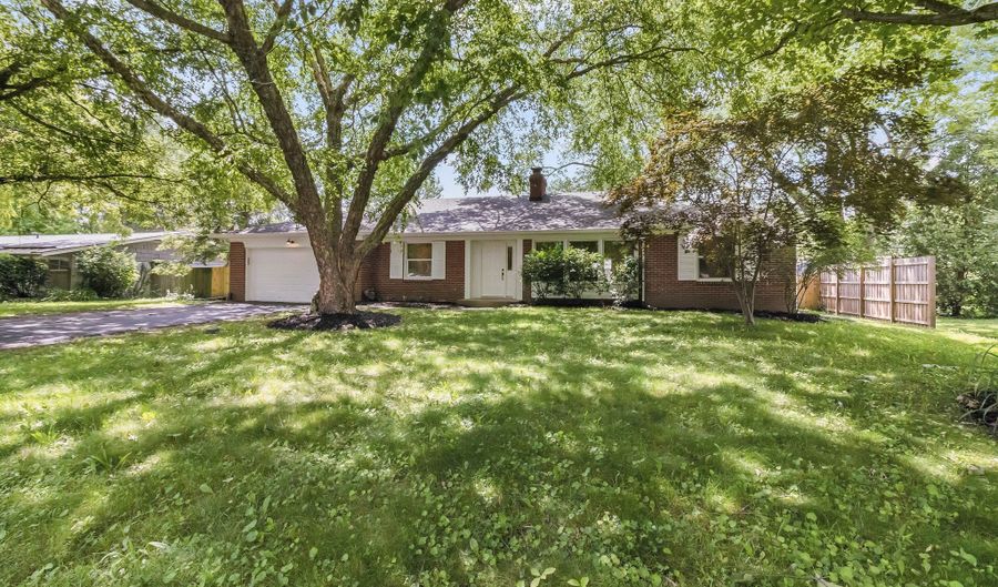 8246 Windcombe Blvd, Indianapolis, IN 46240 - 3 Beds, 2 Bath
