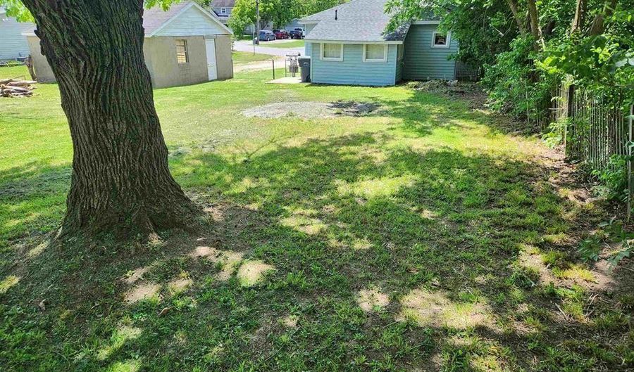 404 W Indiana Ave, Eaton, IN 47338 - 3 Beds, 1 Bath