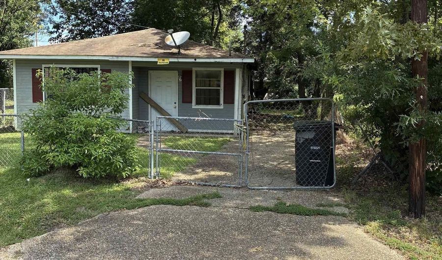 3307 Linden St, Baton Rouge, LA 70805 - 3 Beds, 2 Bath