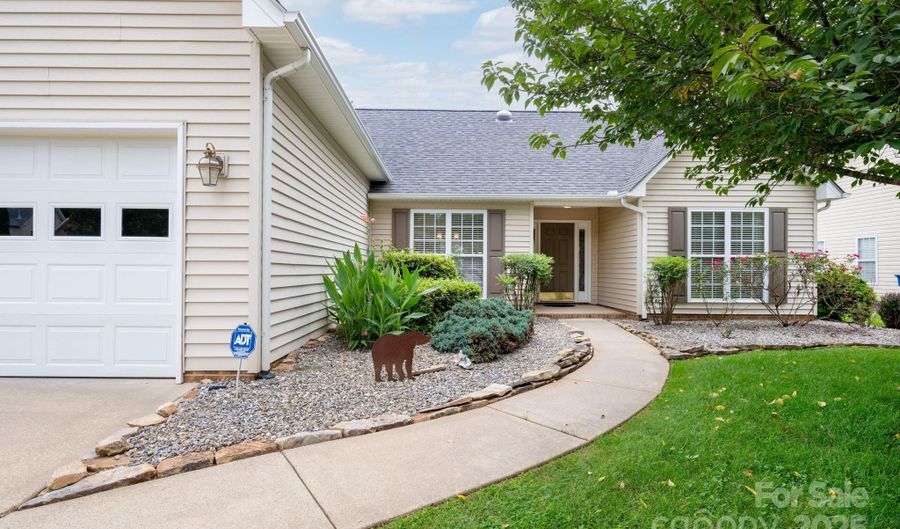 316 Pole Barn Dr, Asheville, NC 28806 - 3 Beds, 2 Bath