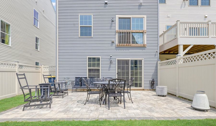 16625 TORTOLA Dr, Accokeek, MD 20607 - 3 Beds, 3 Bath