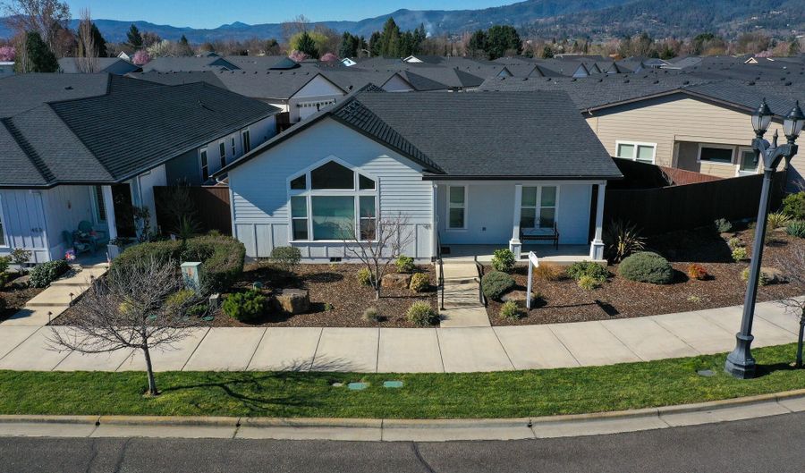 451 S Haskell St, Central Point, OR 97502 - 2 Beds, 2 Bath