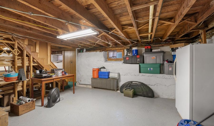 405 Westcott St, Berlin, NH 03570 - 3 Beds, 1 Bath