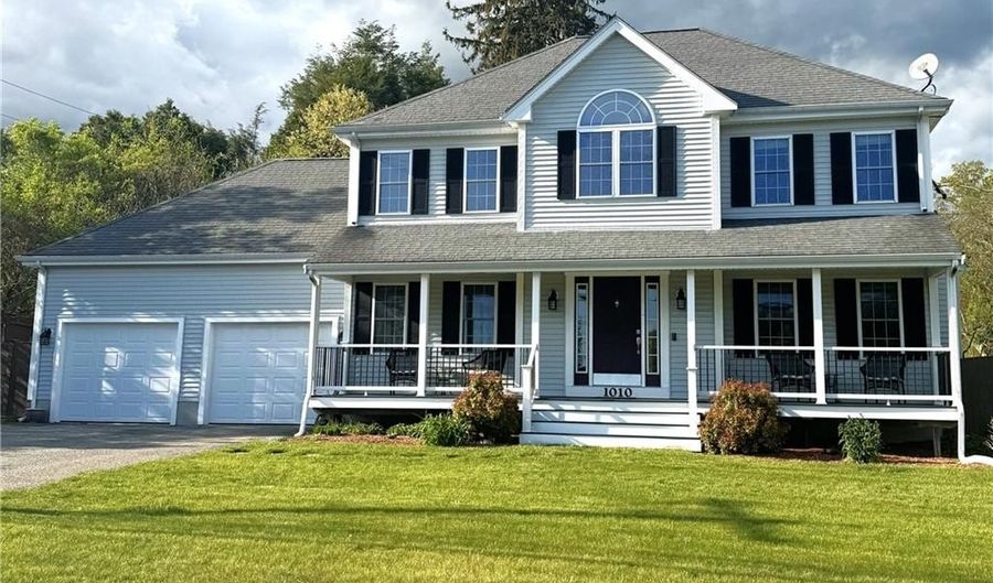 1010 Oakhill Ave, Attleboro, MA 02703 - 4 Beds, 3 Bath