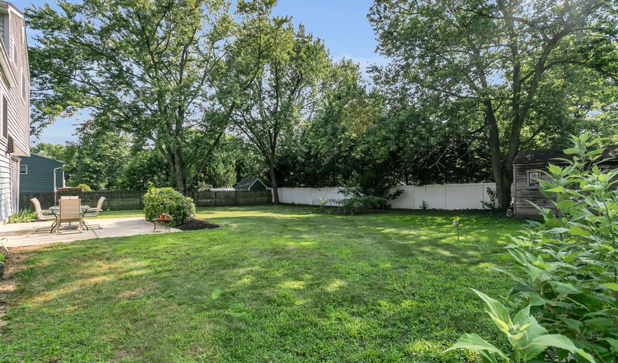520 East Rd, Belford, NJ 07718 - 4 Beds, 2 Bath