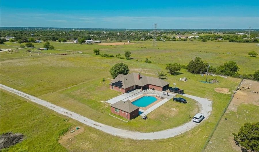 901 Green Branch Rd, Weatherford, TX 76085 - 4 Beds, 3 Bath