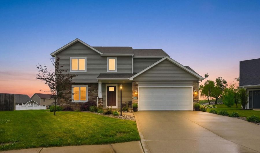713 Bailey Ct, Angola, IN 46703 - 5 Beds, 4 Bath