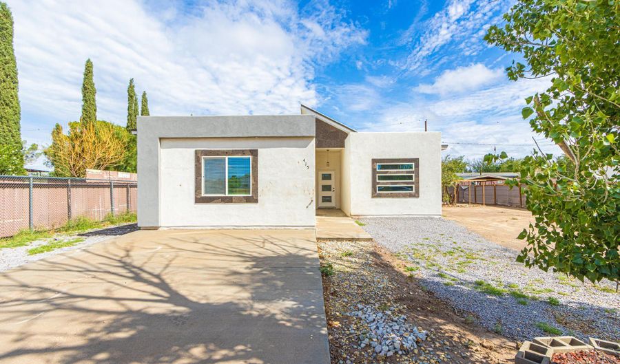 415 Valle Los Nogales Dr, Socorro, TX 79927 - 3 Beds, 2 Bath