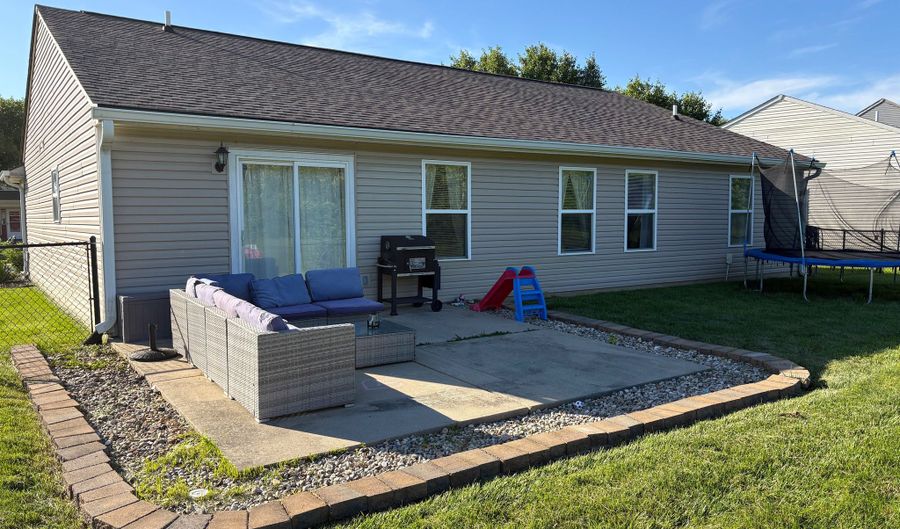 8133 Wichita Hill Dr, Indianapolis, IN 46217 - 3 Beds, 2 Bath