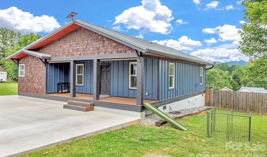 43 Pelzer St, Asheville, NC 28804 - 3 Beds, 2 Bath
