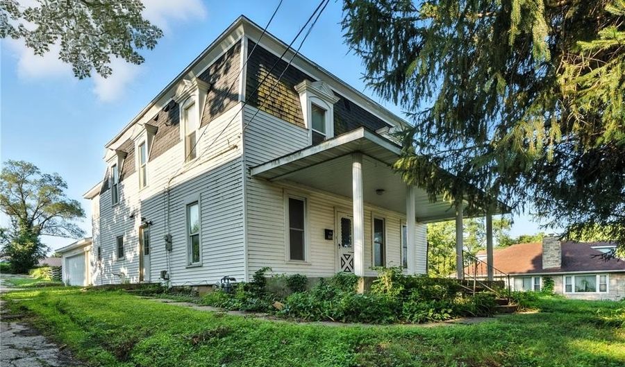 605 W Main, Anamosa, IA 52205 - 3 Beds, 3 Bath