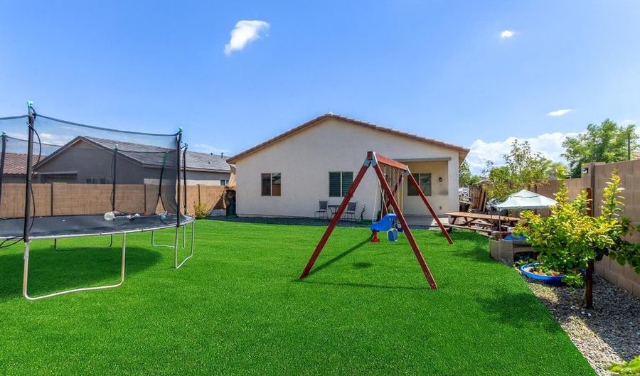 334 W KONA Dr, Casa Grande, AZ 85122 - 3 Beds, 2 Bath