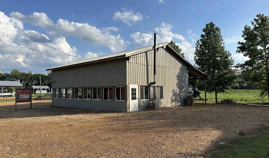 135 JAYCEE, Adamsville, TN 38310 - 1 Beds, 2 Bath