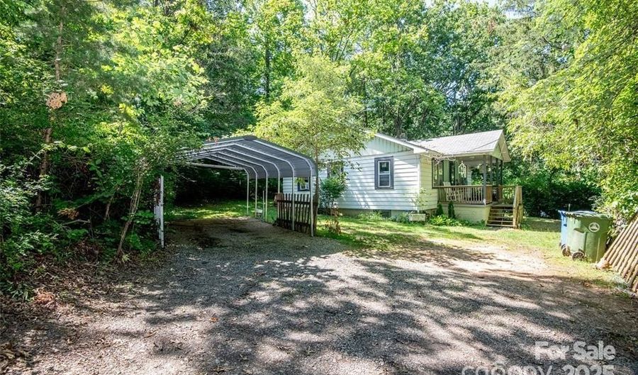 47 Campground Rd, Asheville, NC 28805 - 2 Beds, 2 Bath