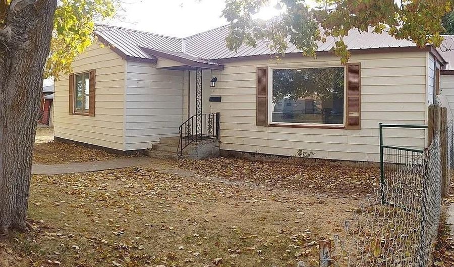 20445 N Main St, Carey, ID 83320 - 3 Beds, 1 Bath