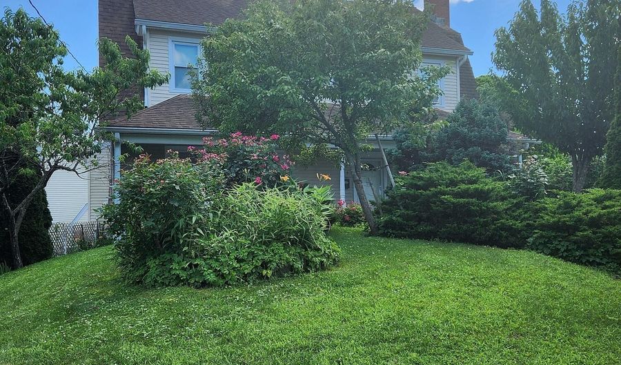 19 Valley Rd A, Cos Cob, CT 06807 - 3 Beds, 2 Bath