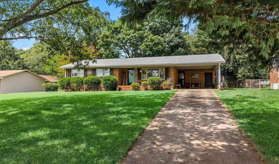 227 Ferndale Dr, Boiling Springs, SC 29316 - 3 Beds, 2 Bath