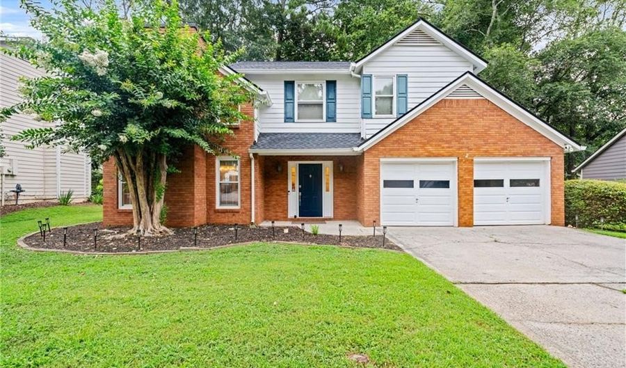 10965 Pinehigh Dr, Alpharetta, GA 30022 - 3 Beds, 3 Bath