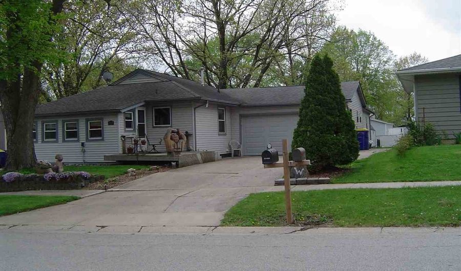 325 E Hickory St, North Liberty, IA 52317 - 3 Beds, 2 Bath