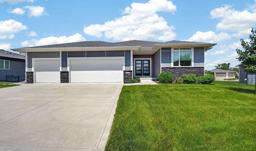 5219 Springbrook Dr, Ames, IA 50014 - 4 Beds, 3 Bath