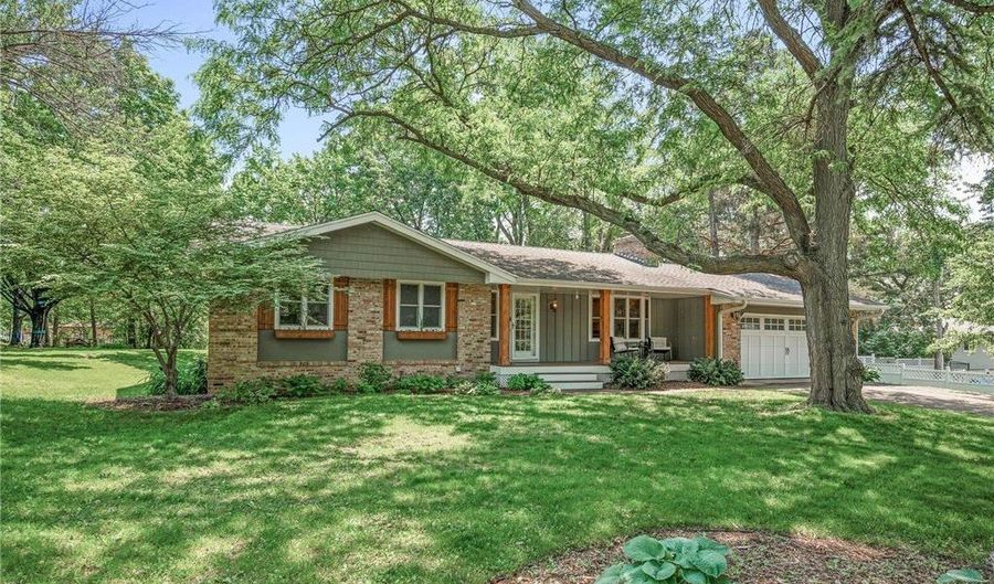 1922 Parkmont Ln, Anoka, MN 55303 - 4 Beds, 3 Bath