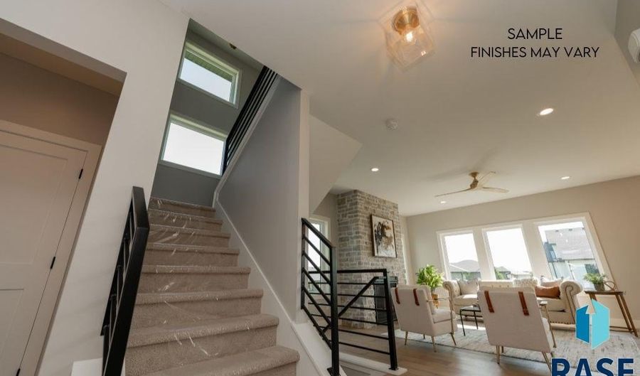 1517 W Autumn Cir, Brandon, SD 57005 - 5 Beds, 4 Bath
