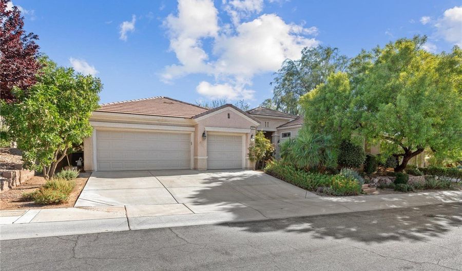 1805 Prichard Ave, Henderson, NV 89052 - 2 Beds, 3 Bath