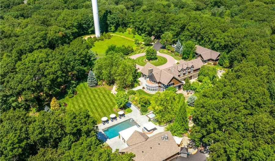 42 Thornton Way, North Kingstown, RI 02852 - 4 Beds, 5 Bath