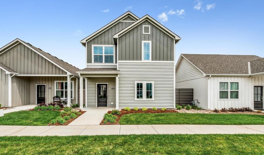 433 E Douglas Ave, Andover, KS 67002 - 2 Beds, 3 Bath