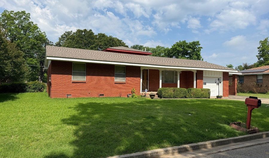 435 N Kay Ave, Atoka, OK 74525 - 4 Beds, 2 Bath