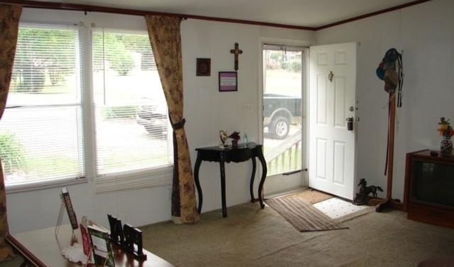 2192 S Lake Dr, Asheboro, NC 27205 - 3 Beds, 2 Bath