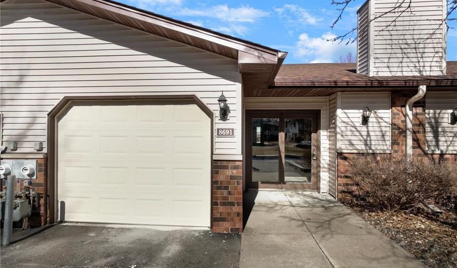 8691 Maplebrook Pkwy N, Brooklyn Park, MN 55445 - 2 Beds, 1 Bath