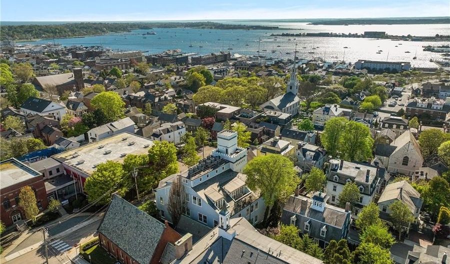 50 School St 5, Newport, RI 02840 - 2 Beds, 3 Bath