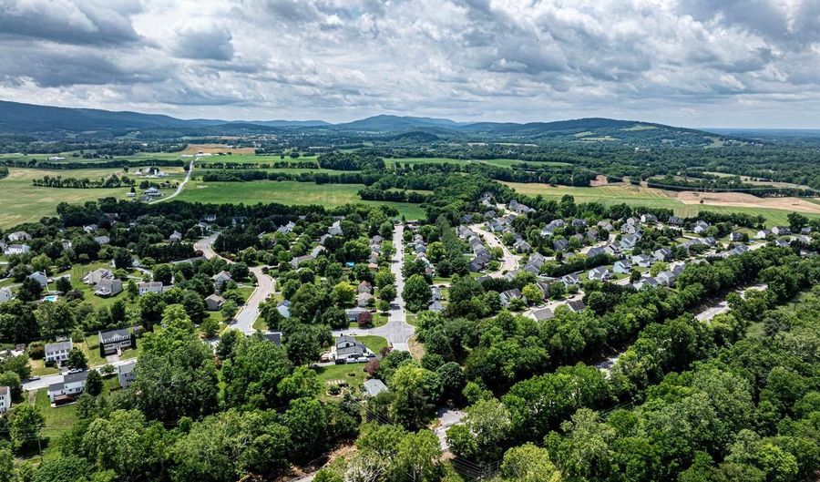 2 REDFERN Pl, Boonsboro, MD 21713 - 4 Beds, 3 Bath