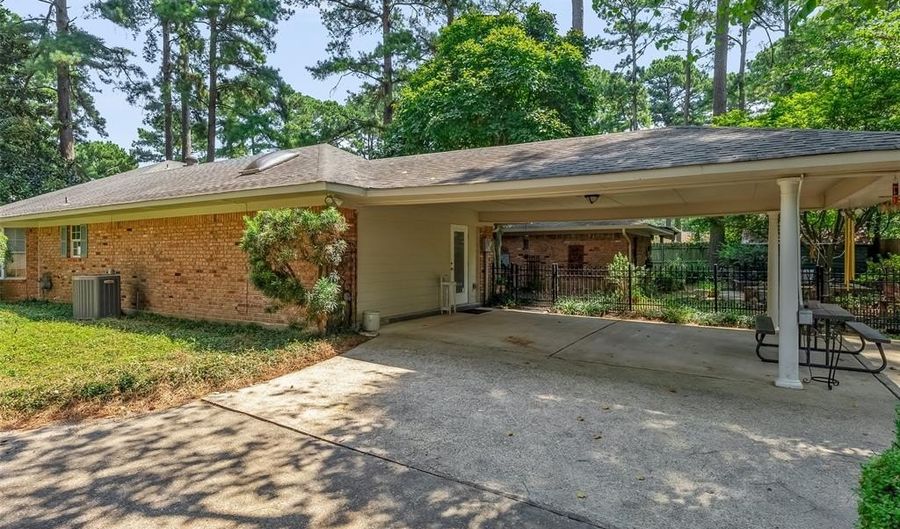 720 Cobblestone Dr, Shreveport, LA 71106 - 4 Beds, 3 Bath