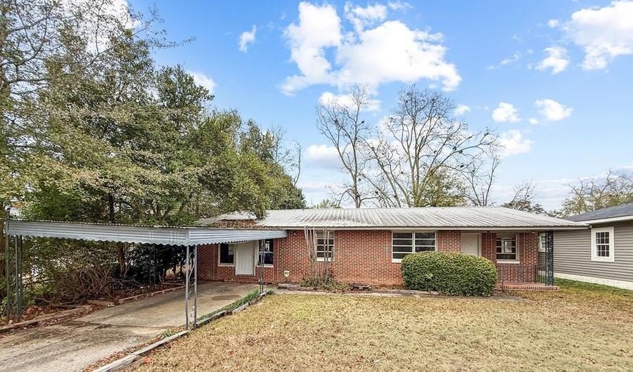 401 Davis St, Ashford, AL 36312 - 2 Beds, 2 Bath