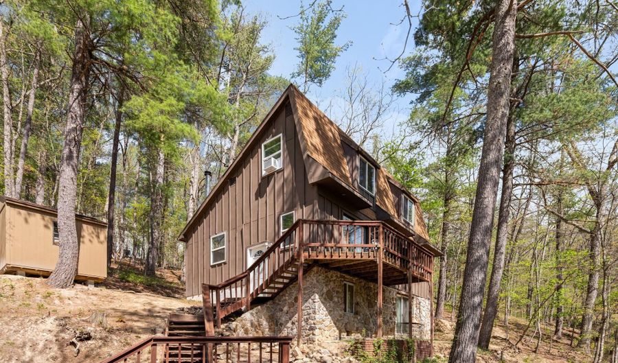 513 FAIRWAY Dr, Basye, VA 22810 - 4 Beds, 2 Bath