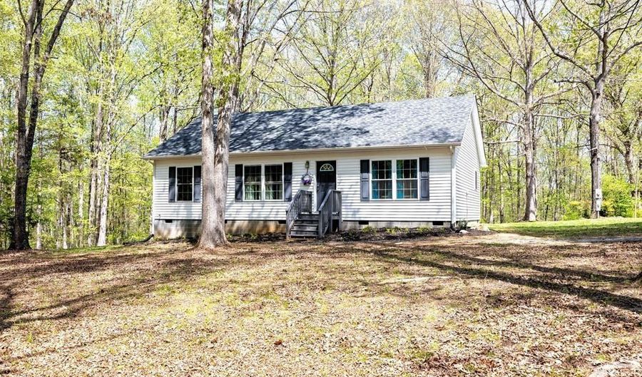 13951 Clementown Rd, Amelia, VA 23002 - 3 Beds, 2 Bath