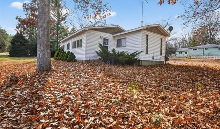 10 S Imperial Dr, Alabaster, MI 48763 - 3 Beds, 1 Bath