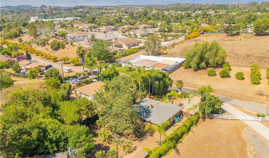 2048 Pomegranate Ln, Fallbrook, CA 92028 - 3 Beds, 2 Bath