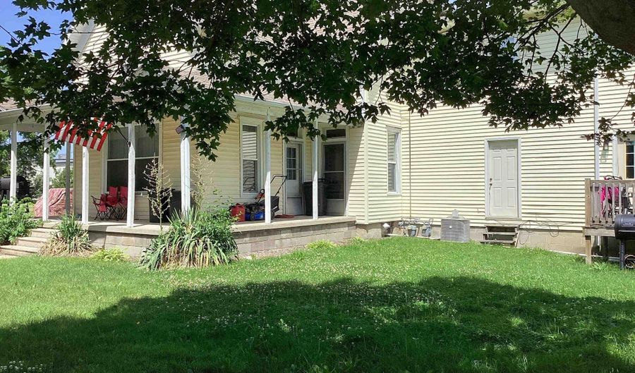 315 N Jefferson St, Berne, IN 46711 - 5 Beds, 2 Bath