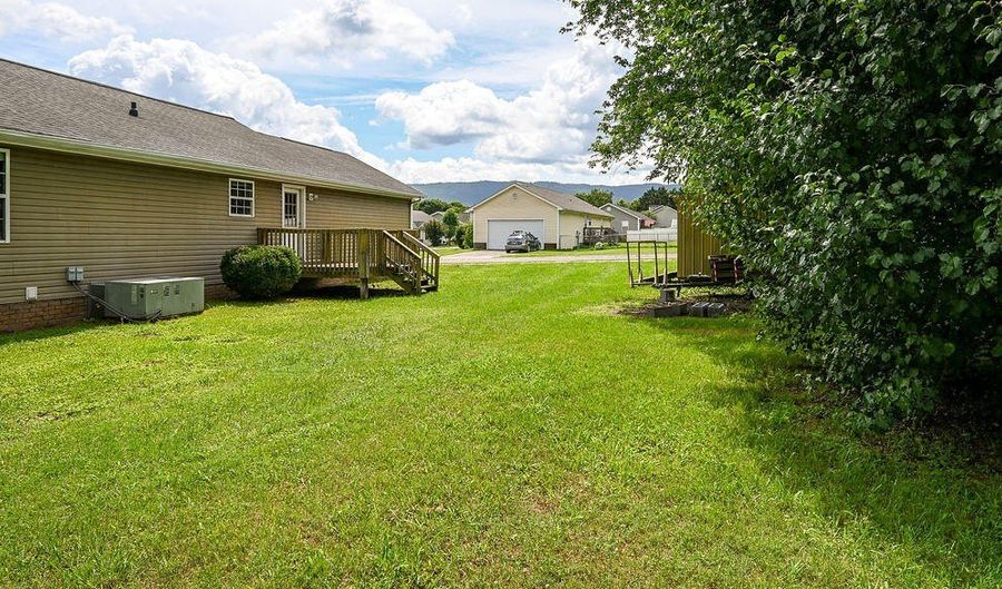169 Claire St, Benton, TN 37307 - 3 Beds, 2 Bath