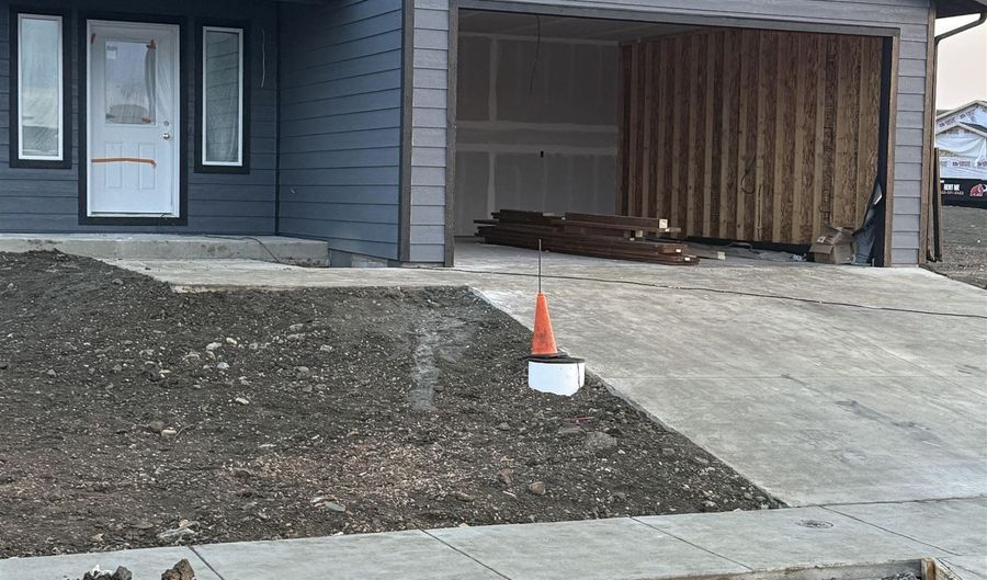 892 Vicksburg St, Box Elder, SD 57719 - 3 Beds, 1 Bath