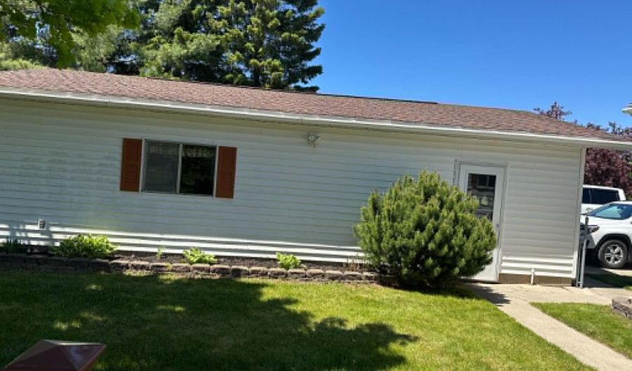 7409 M 32, Alpena, MI 49707 - 2 Beds, 2 Bath